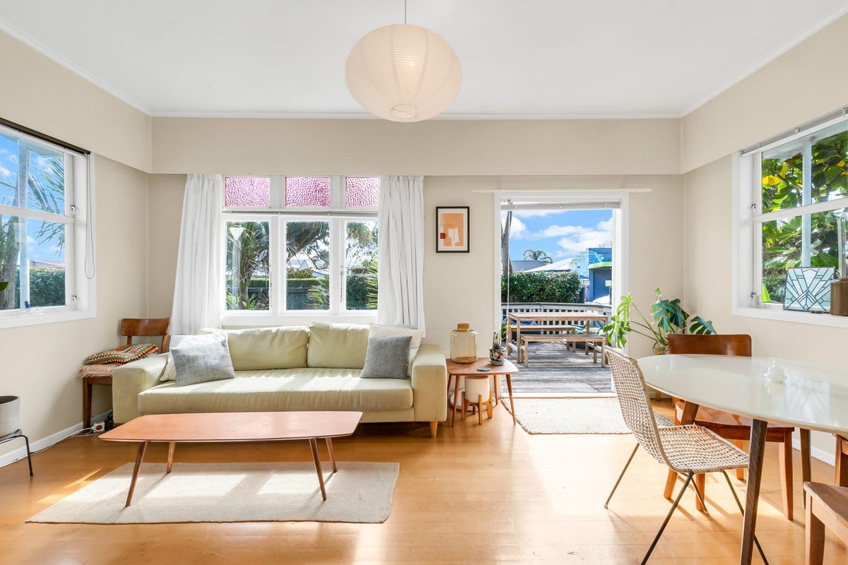 168A Point Chevalier Road, Point Chevalier, Auckland - Carousel 2