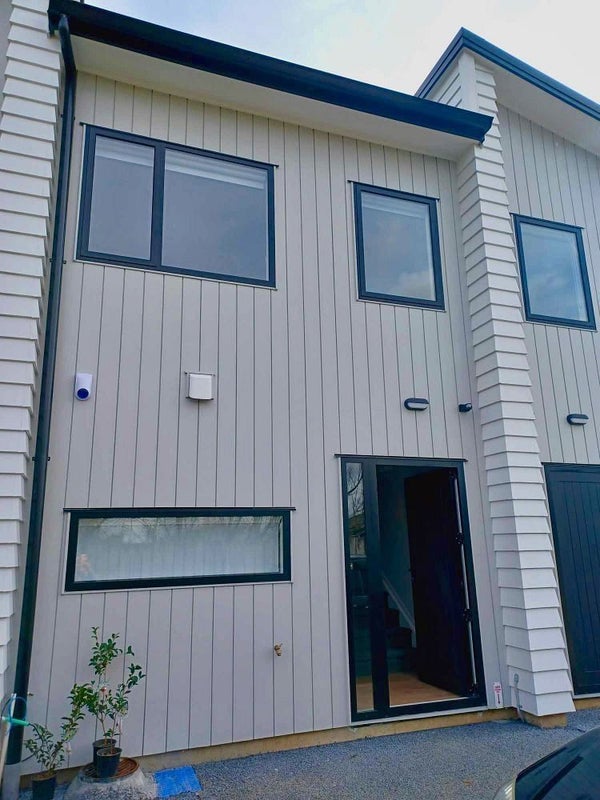 33E Sturges Avenue, Otahuhu, Auckland - Carousel 2