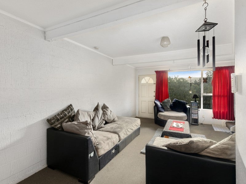 17 Glen Road, Stokes Valley, Lower Hutt - Carousel 2