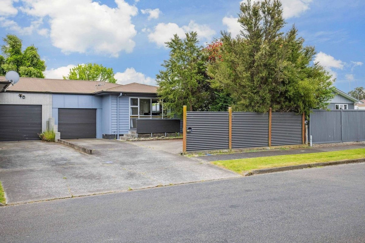 18 Kaituna Street, Milson, Palmerston North - Carousel 21