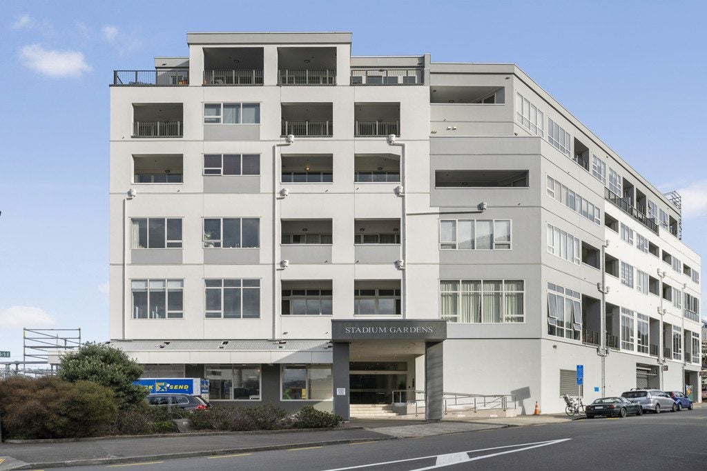 115/107 Thorndon Quay, Pipitea, Wellington - Carousel 1