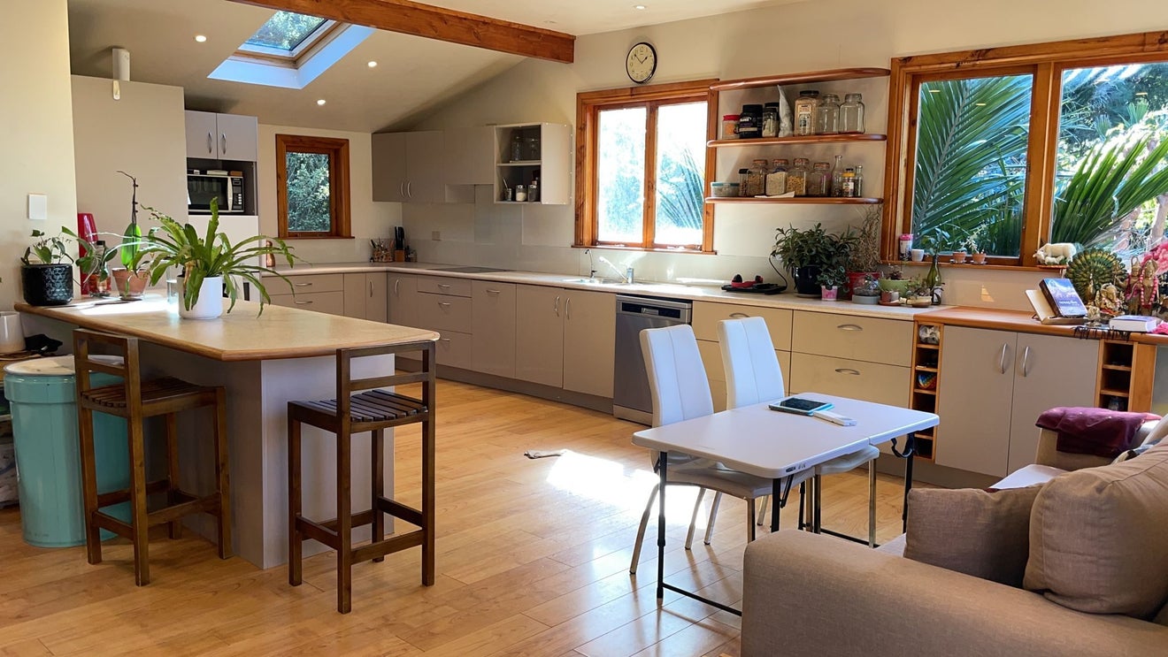 9 Tawini Road, Titirangi, Auckland - Carousel 2
