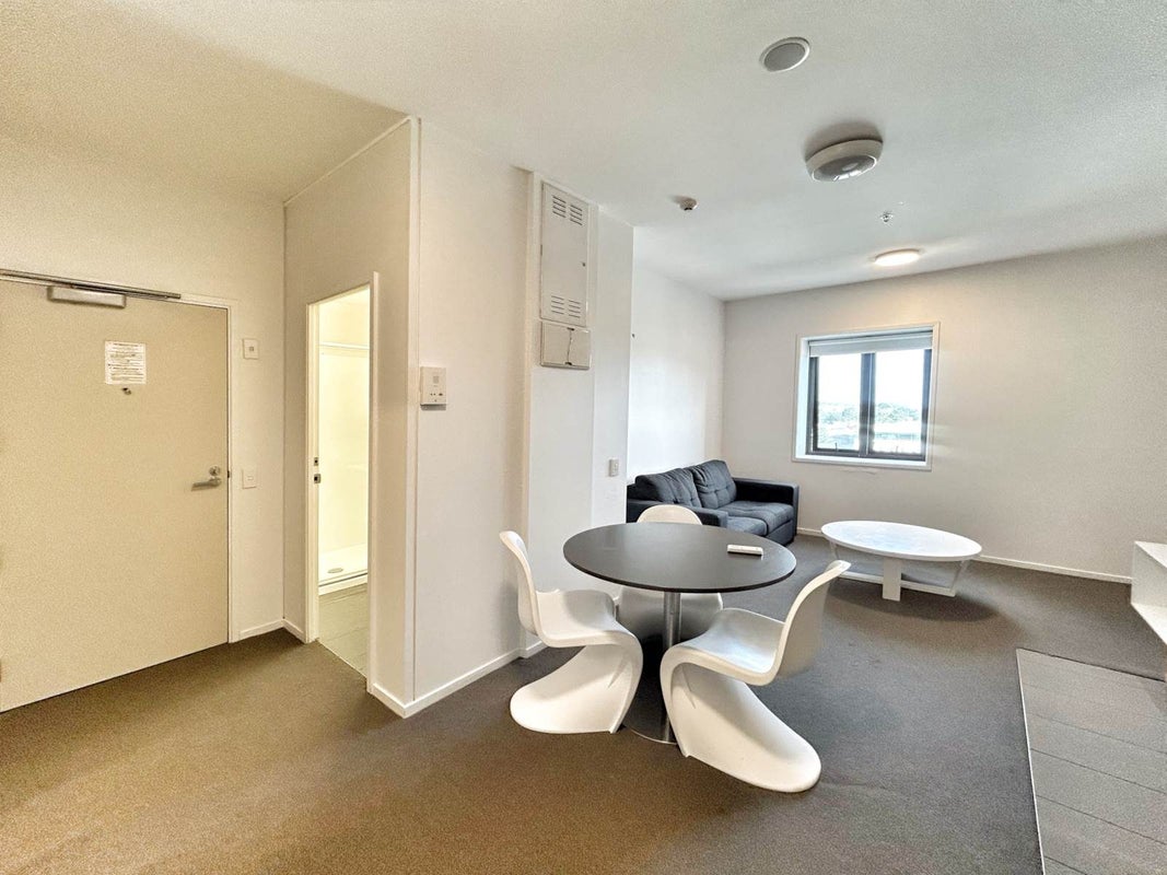 608/17 Putney Way, Manukau, Auckland - Carousel 2
