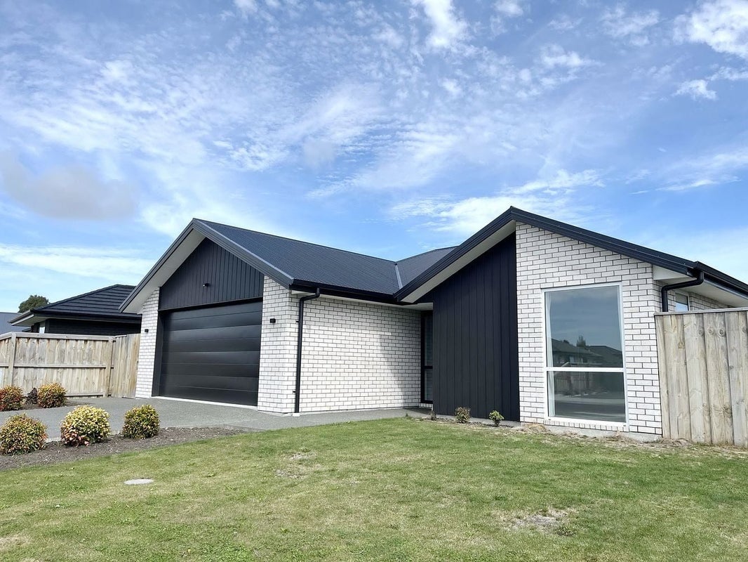 8 Clare Street, Woodend, Woodend - Carousel 2