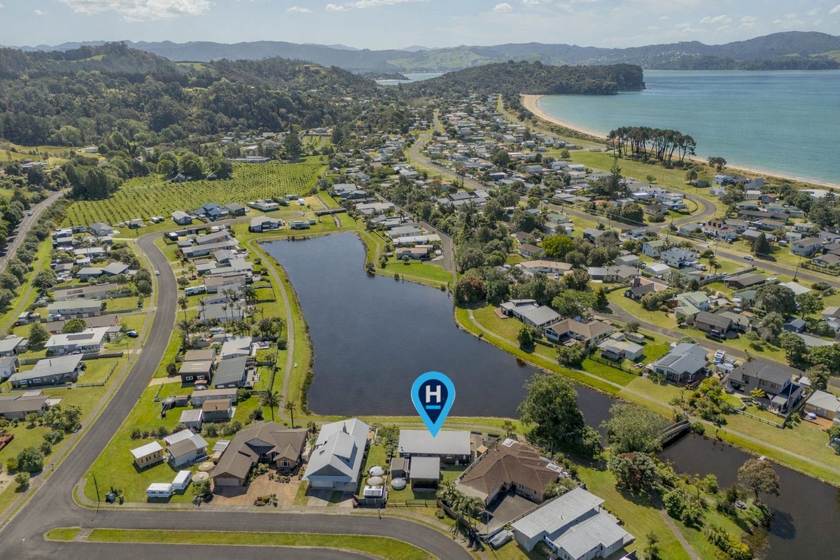 34 Motukorure Parade, Cooks Beach, Whitianga - Carousel 2