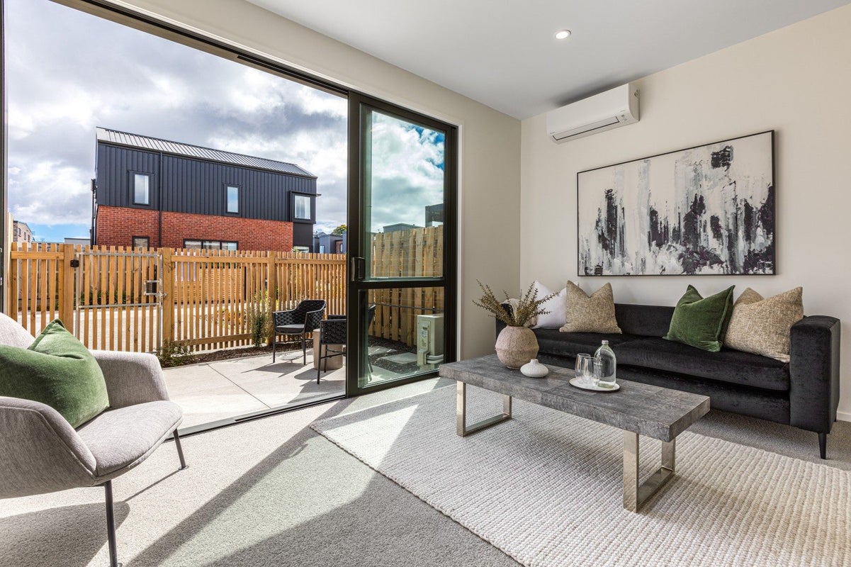 70 Tahuhu Road, Mount Wellington, Auckland - Carousel 2