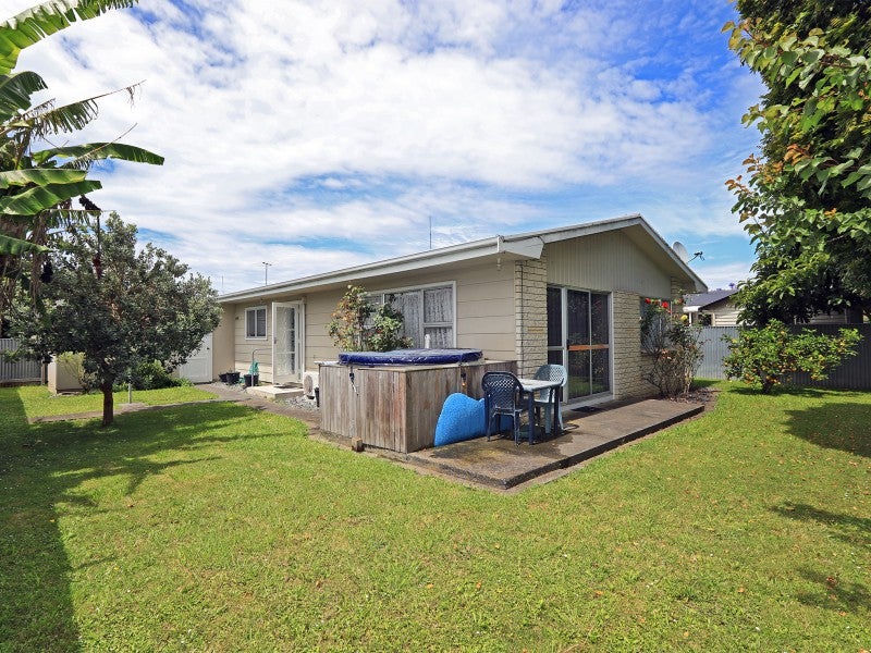 5 Geddis Avenue, Maraenui, Napier - Carousel 1