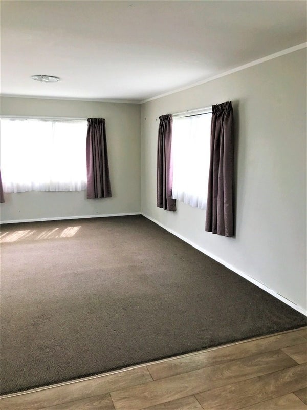 4 Dungarvon Place, Clendon Park, Auckland - Carousel 2