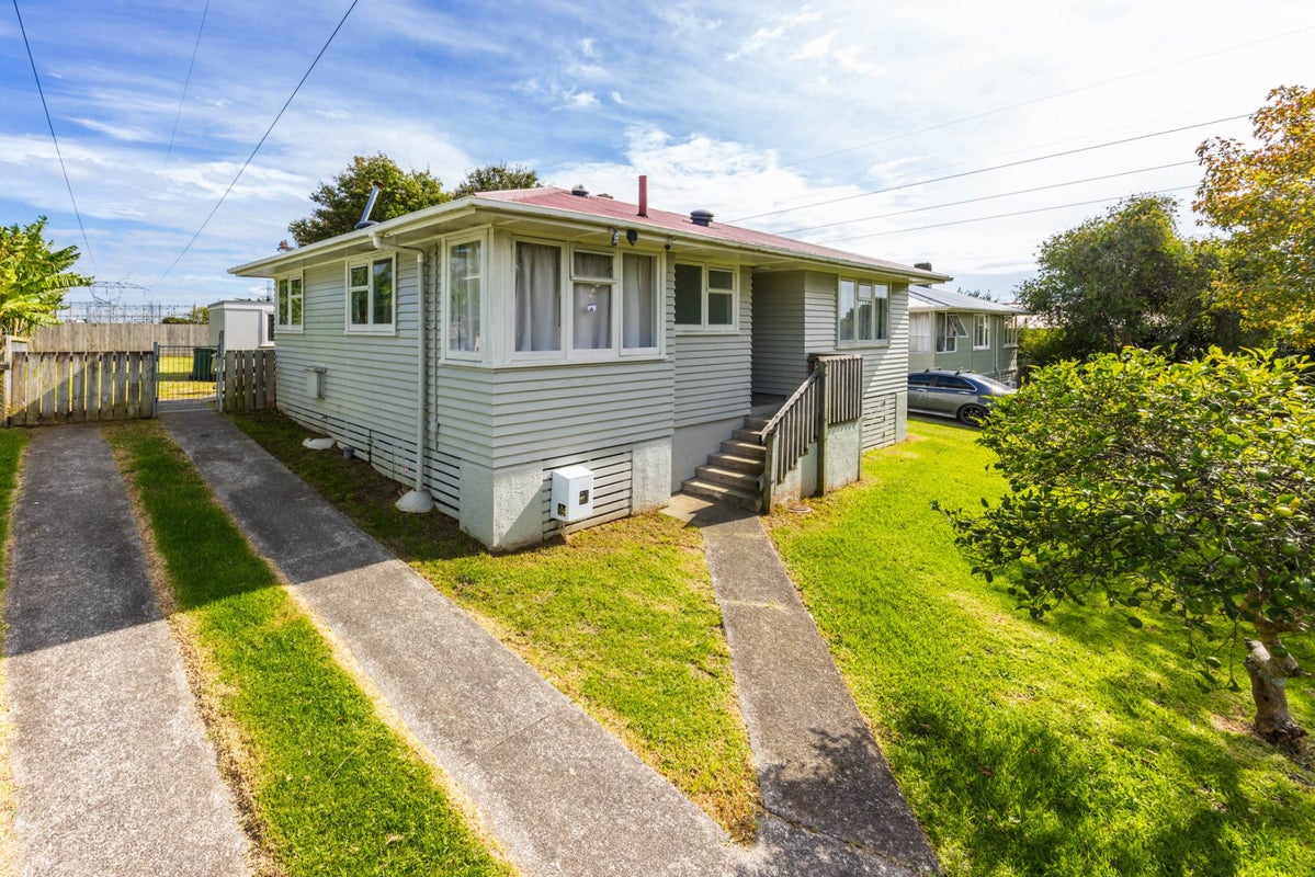 16 Gilbert Road, Otara, Auckland - Carousel 2