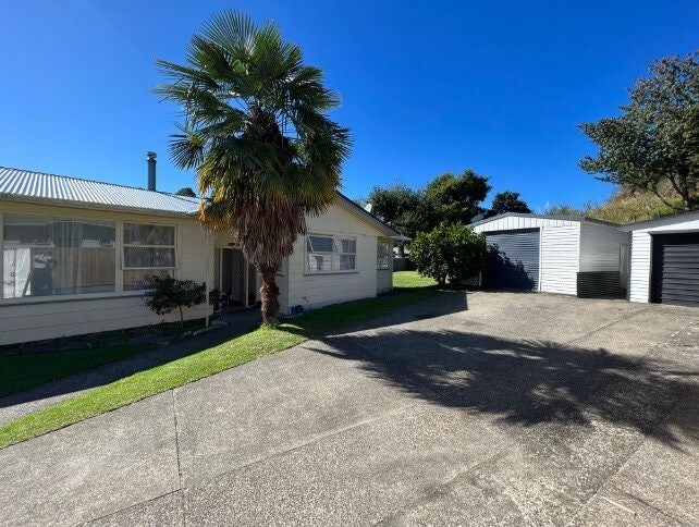 4 Ballantrae, Kawerau, Kawerau - Carousel 1