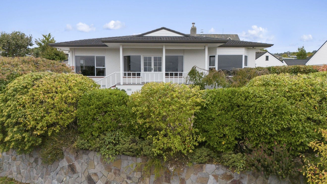 9 Maniapoto Grove, Waipahihi, Taupo - Carousel 24