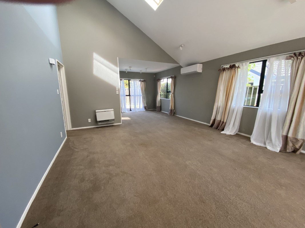 7A Northwood Close, Woodridge, Wellington - Carousel 2