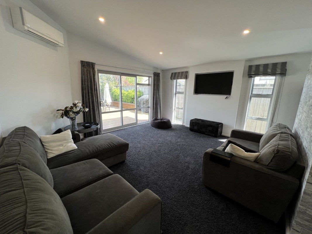 30 Peter Hall Drive, Kelvin Grove, Palmerston North - Carousel 2
