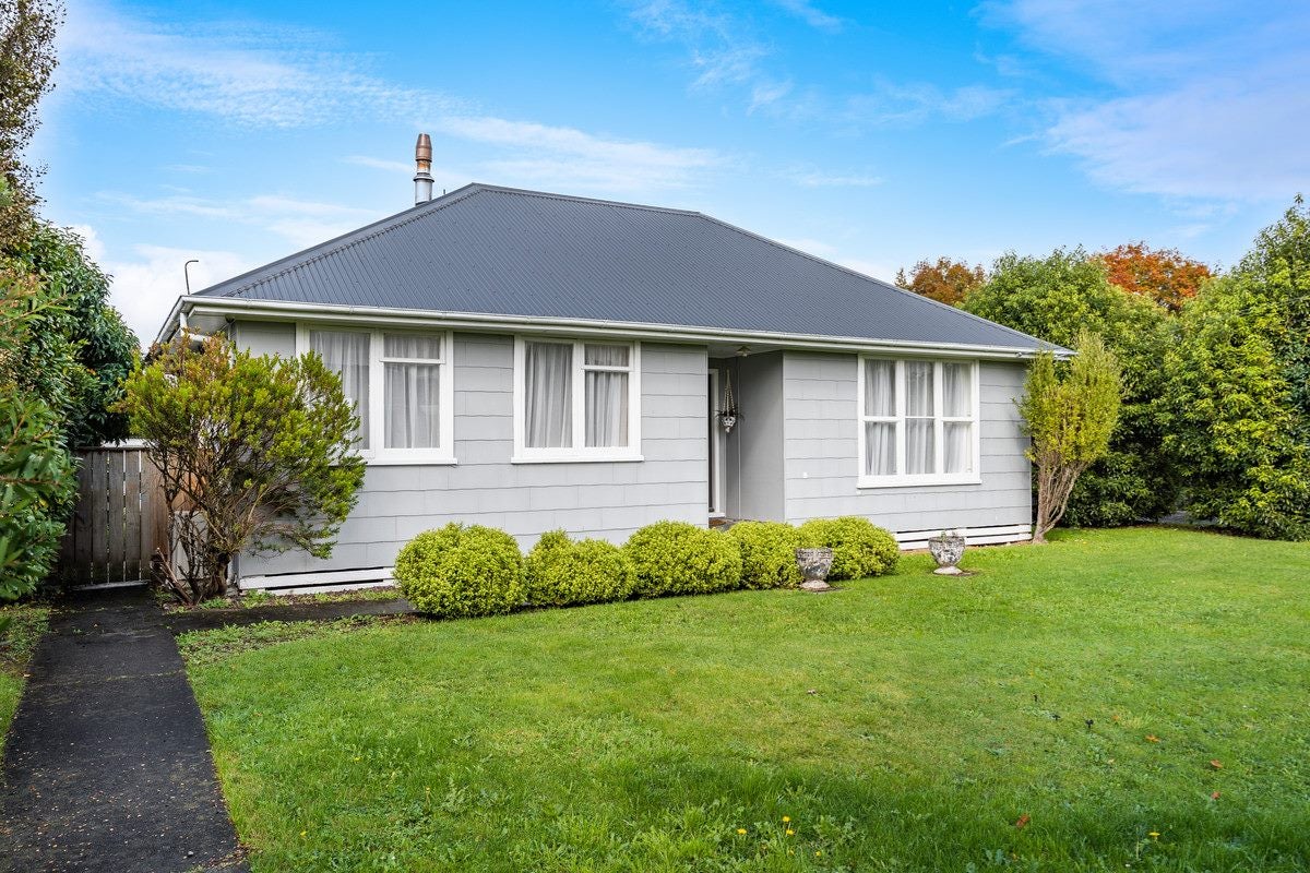 31 Kummer Crescent, Masterton - Carousel 1