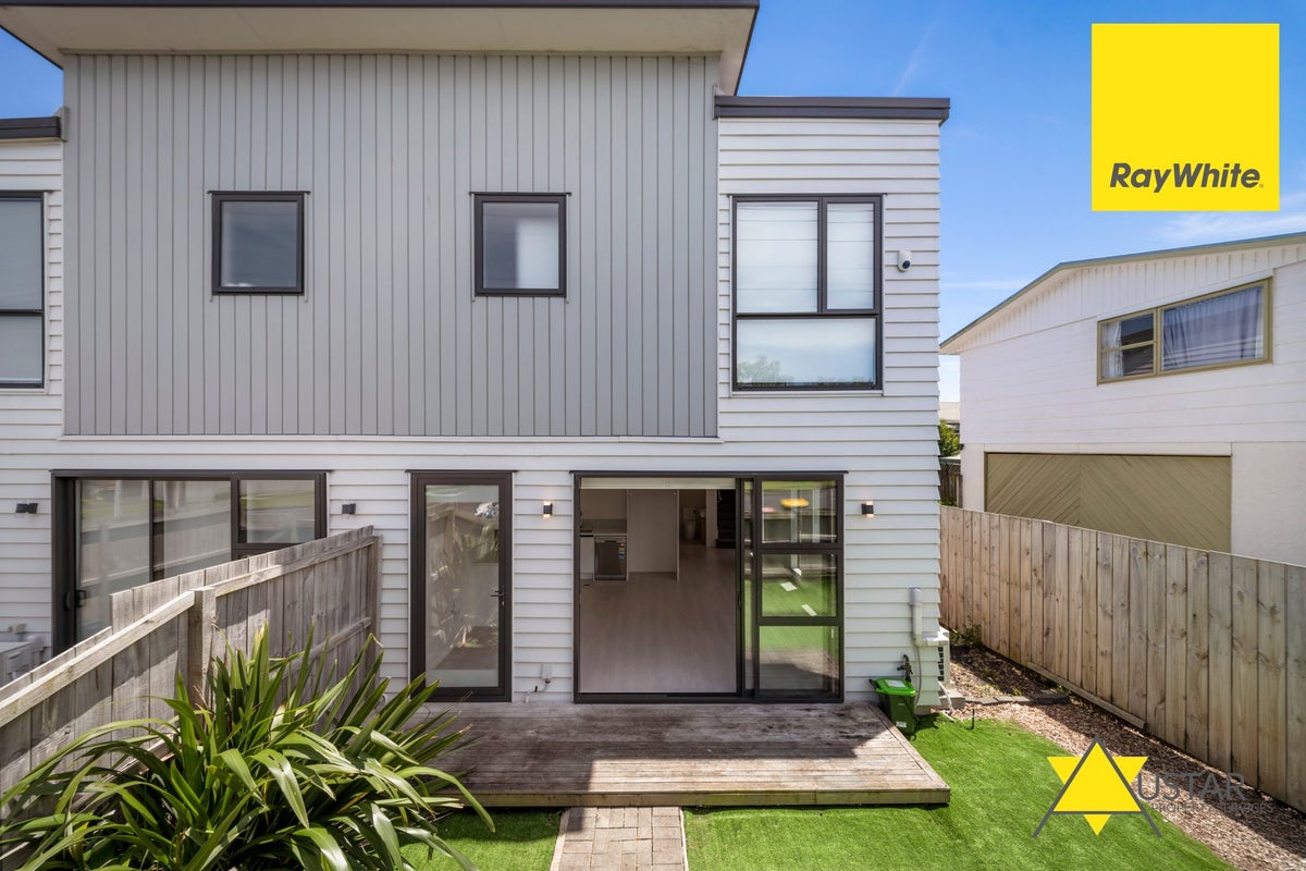 69A Astley Avenue, New Lynn, Auckland - Carousel 1