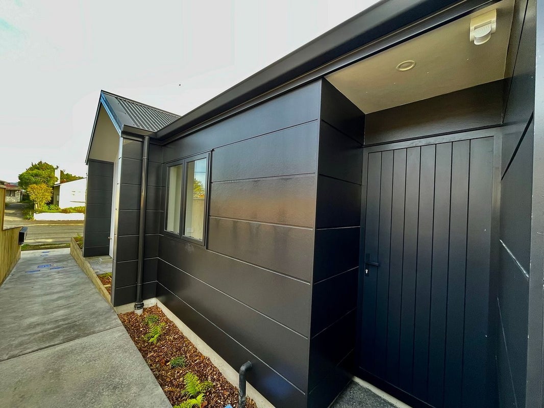 2/6 Exchange Street, Ebdentown, Upper Hutt - Carousel 9