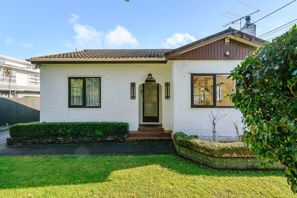 41 Pohutukawa Street, Woburn, Lower Hutt - Carousel 1