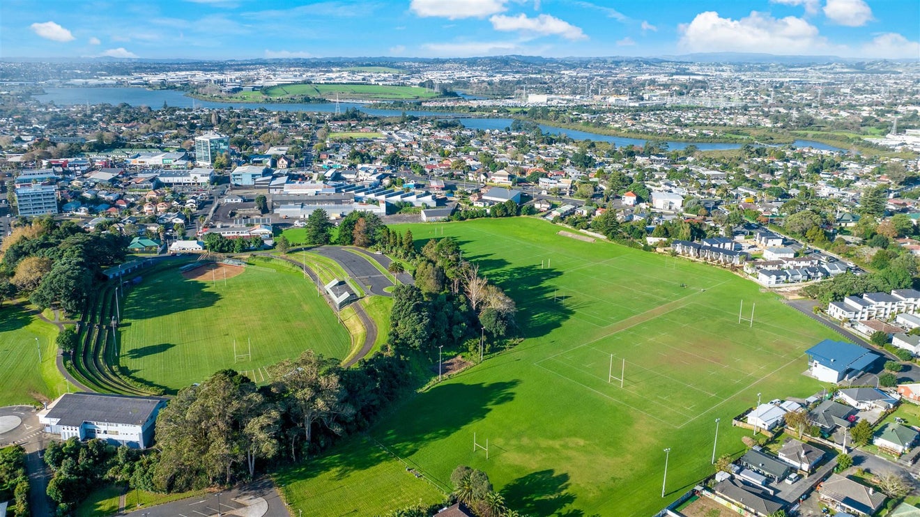 72 Walmsley Road, Otahuhu, Auckland - Carousel 11