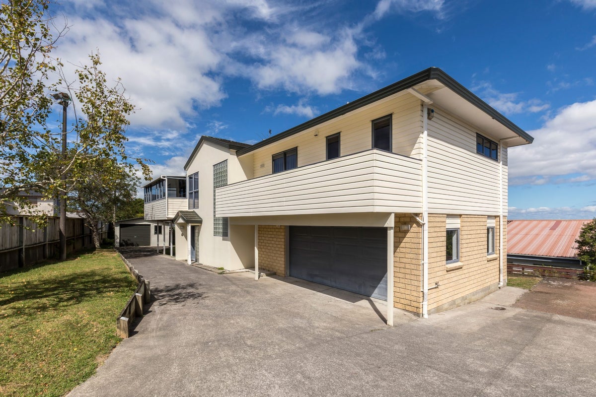 156 Mokoia Road, Chatswood, Auckland - Carousel 1