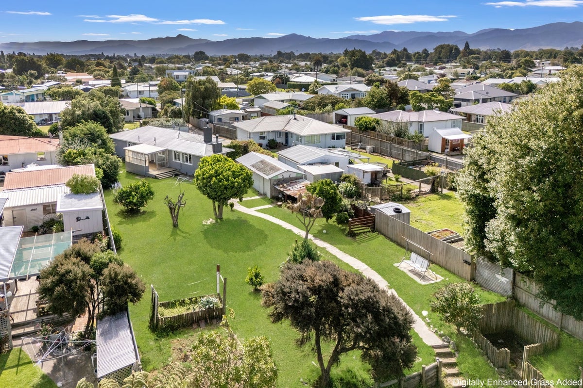 31 Holdaway Street, Riversdale, Blenheim - Carousel 2