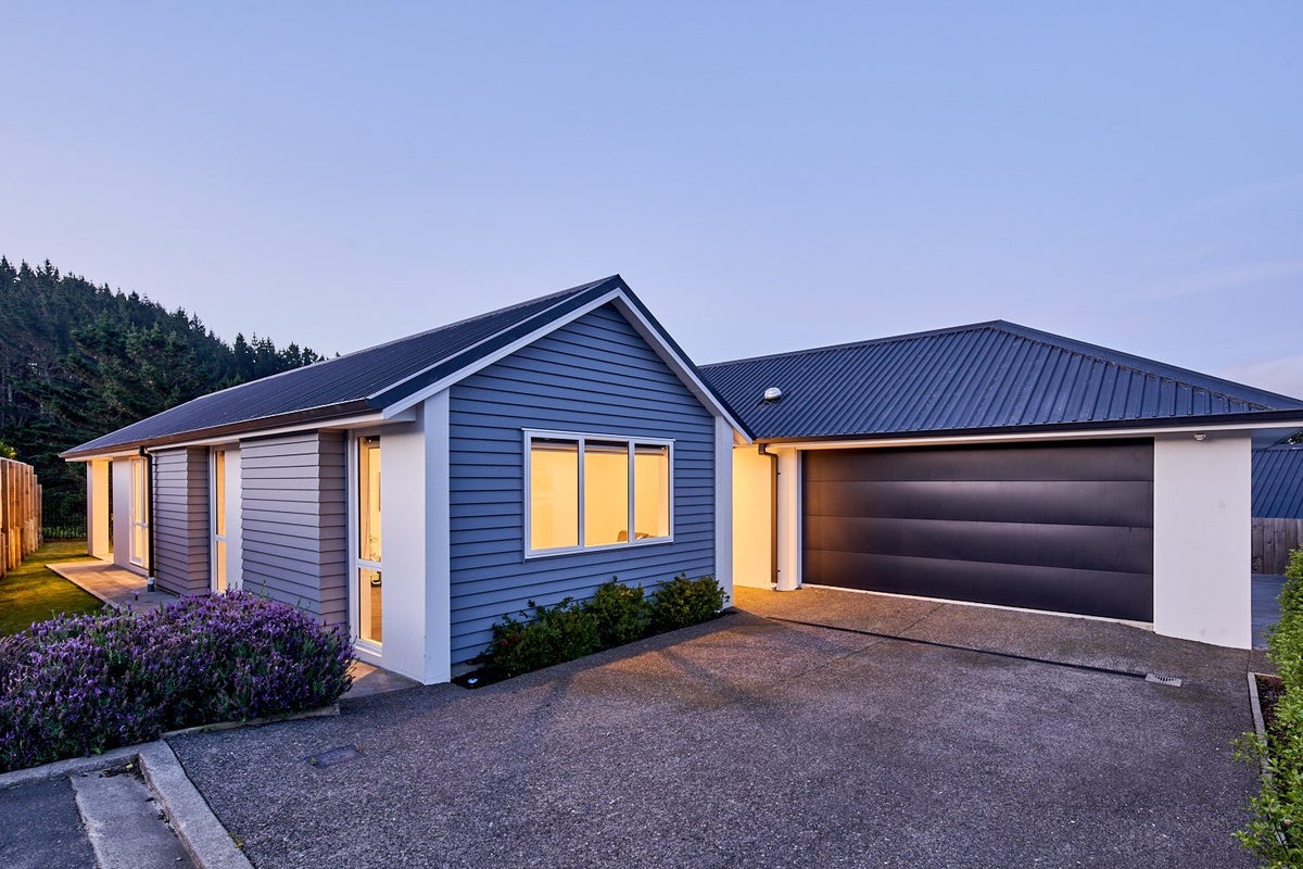 8 Prestbury Grove, Churton Park, Wellington - Carousel 2