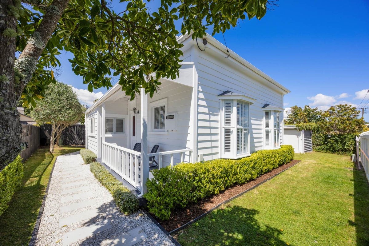 20 Vincent Road, Northcote Point, Auckland - Carousel 1