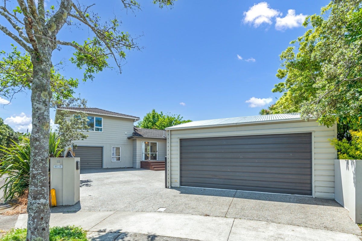 12 Guernsey Place, Fitzherbert, Palmerston North - Carousel 2