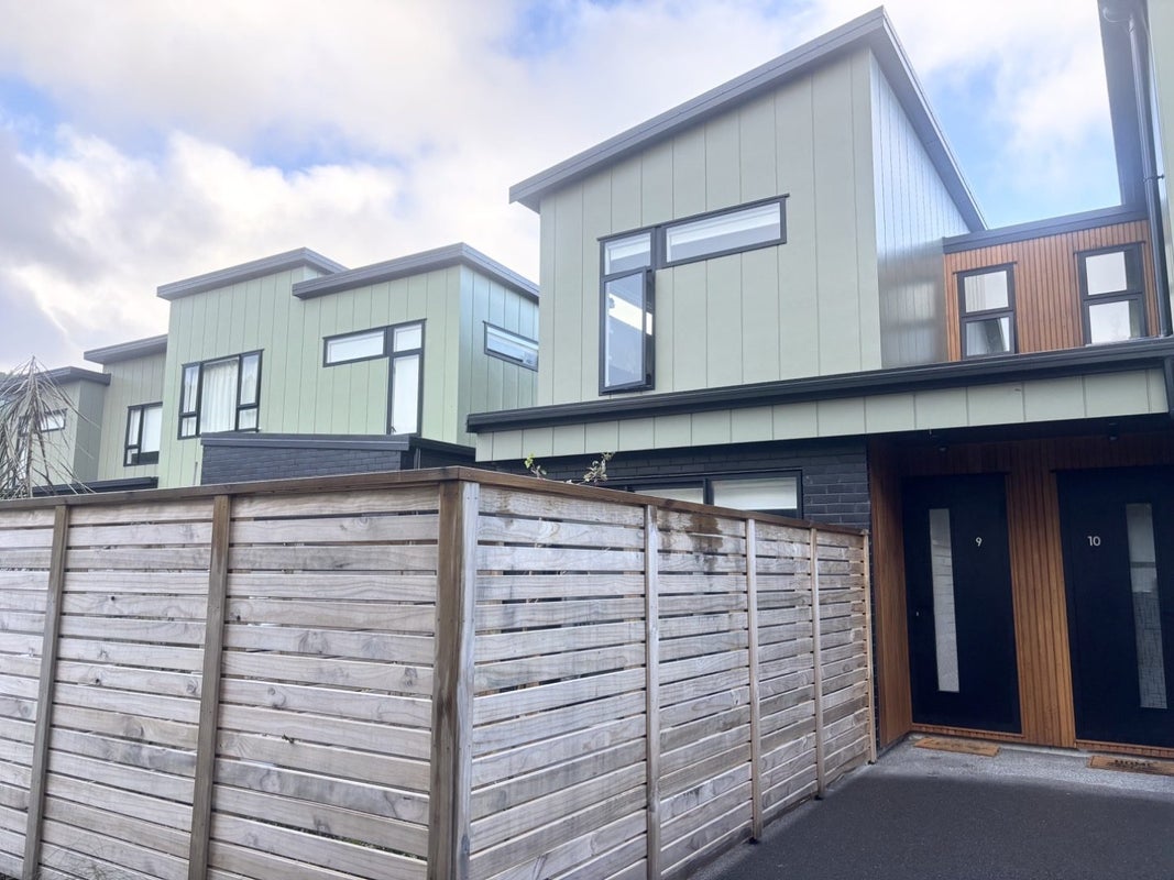 9/7 Johnston Grove, Taita, Lower Hutt - Carousel 14