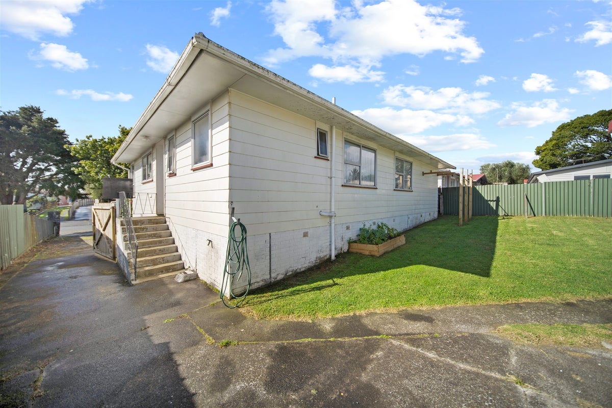 15 Carbery Place, Manurewa, Auckland - Carousel 23