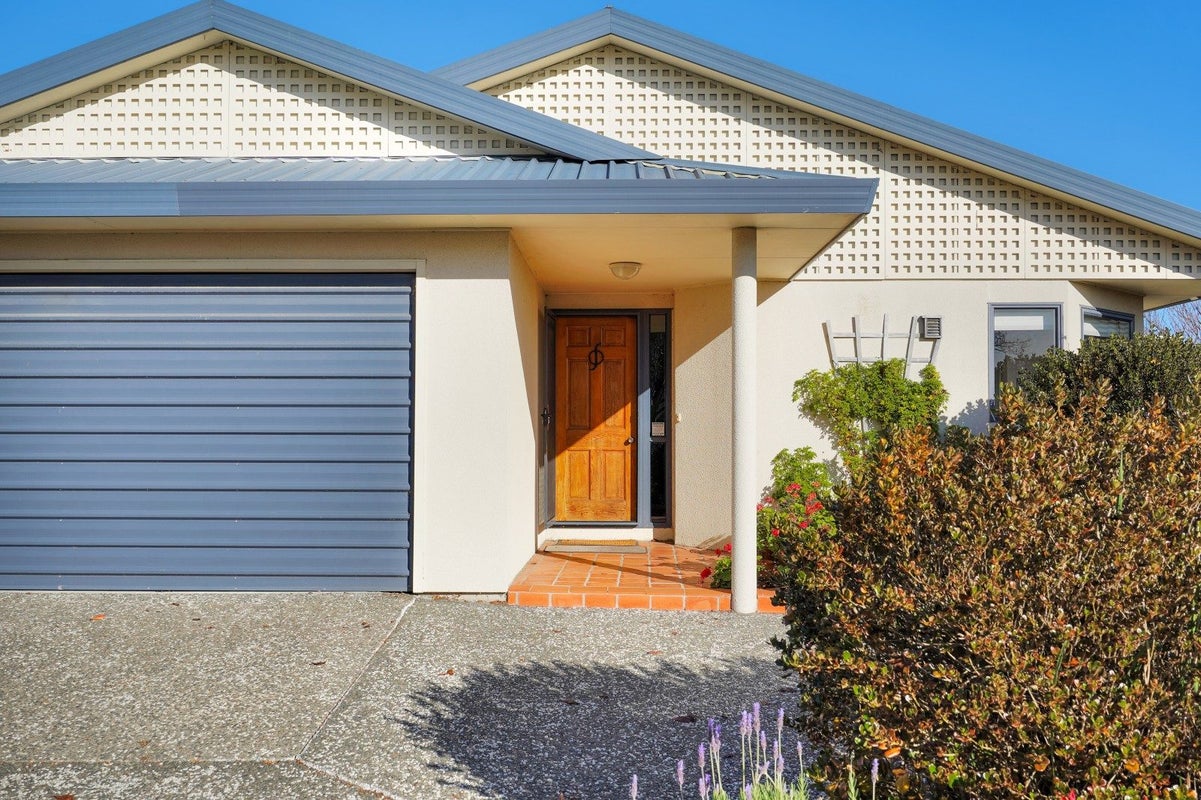 12 Penlington Place, Havelock North, Havelock North - Carousel 2
