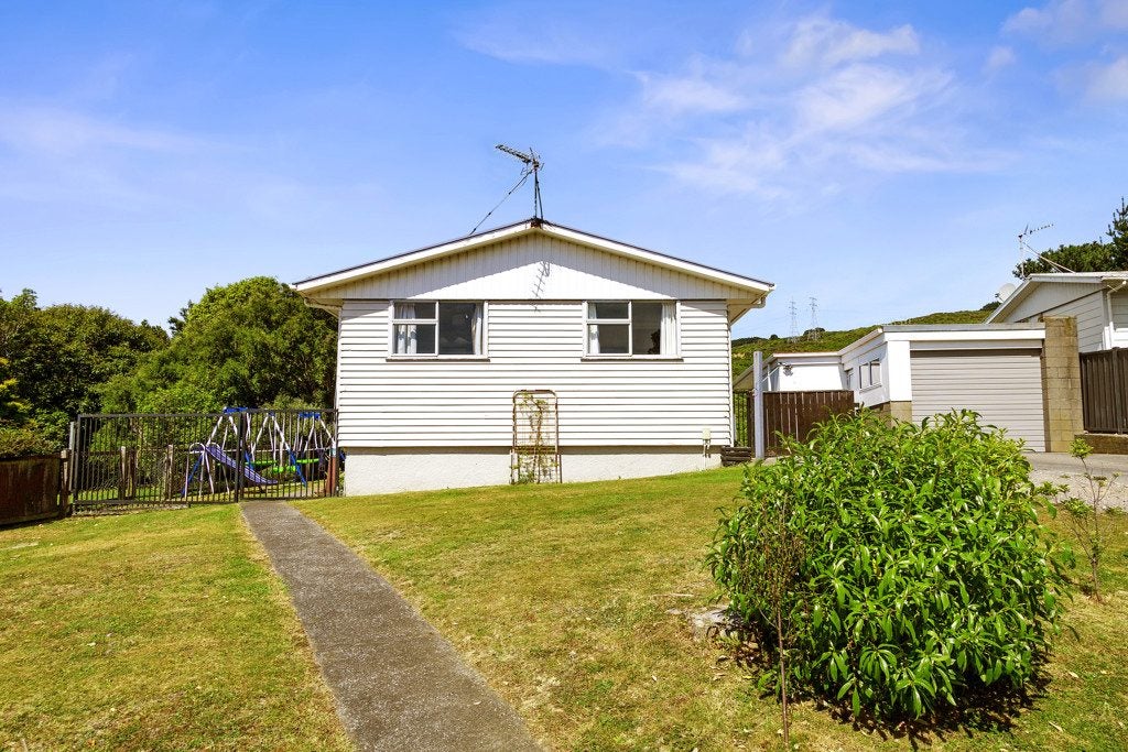 17 Nassau Avenue, Grenada North, Wellington - Carousel 20