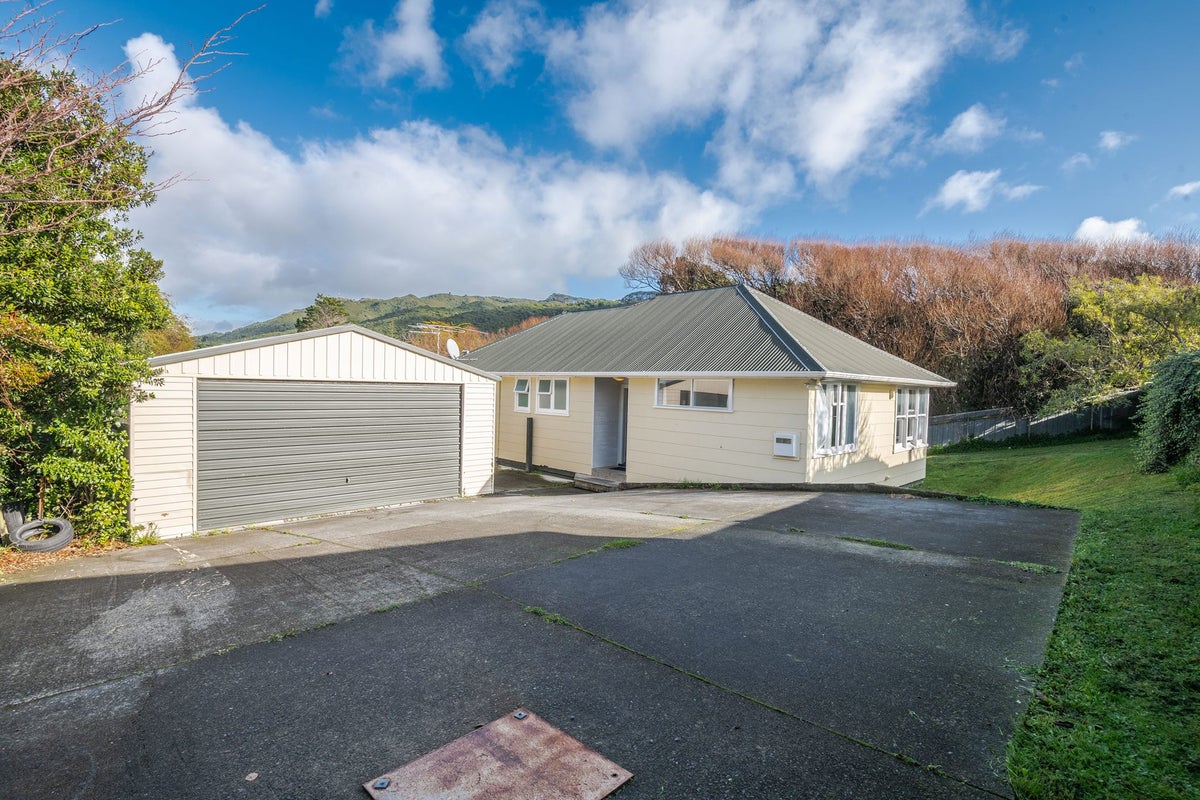 23 Te Arataura Street, Takapuwahia, Porirua - Carousel 1