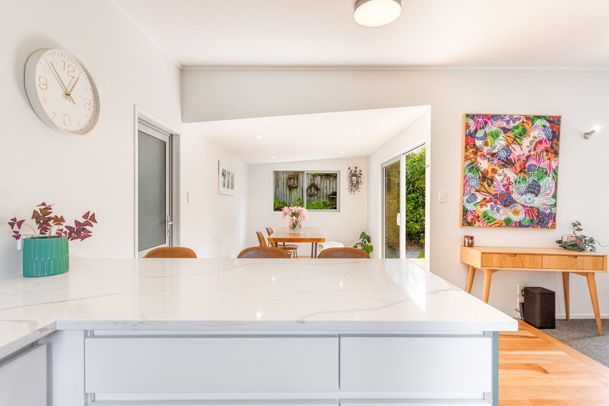 106 Candia Road, Henderson Valley, Auckland - Carousel 2