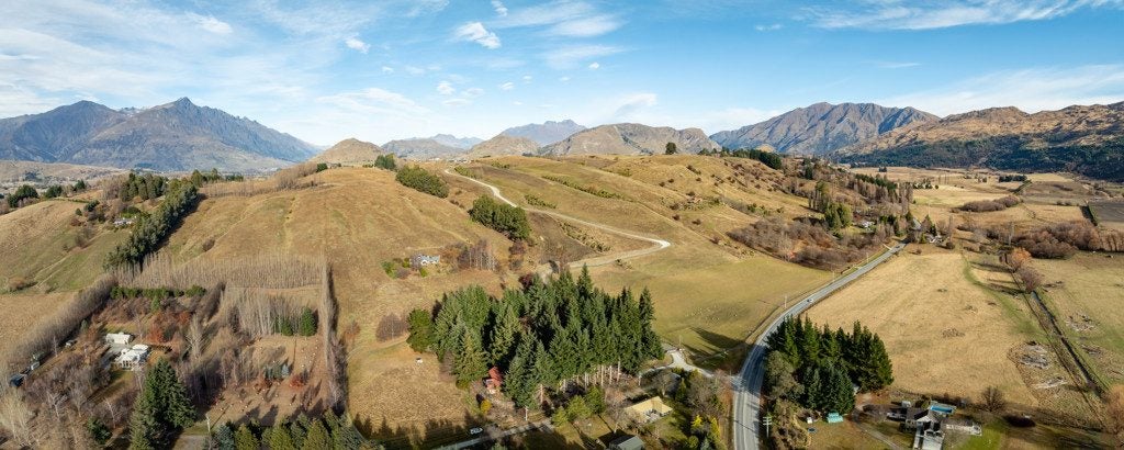 2 Coronet View Road, Speargrass Flat, Queenstown - Carousel 1
