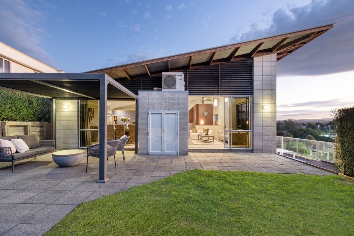 12 Hazelnut Way, Bellevue, Tauranga - Carousel 2