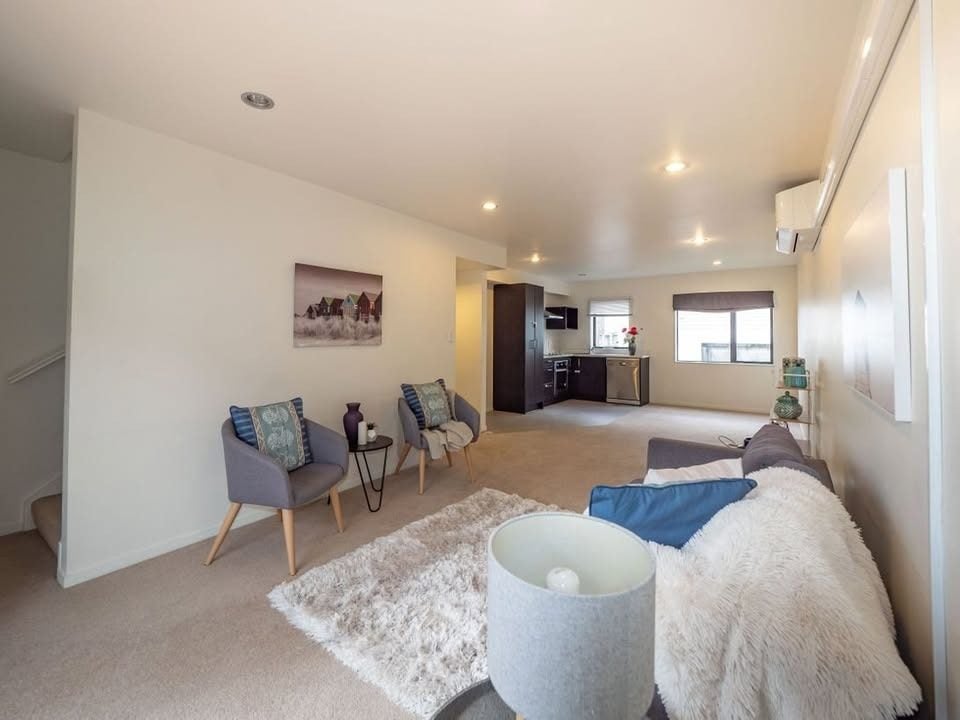 11/11 Gordon Place, Newtown, Wellington - Carousel 1