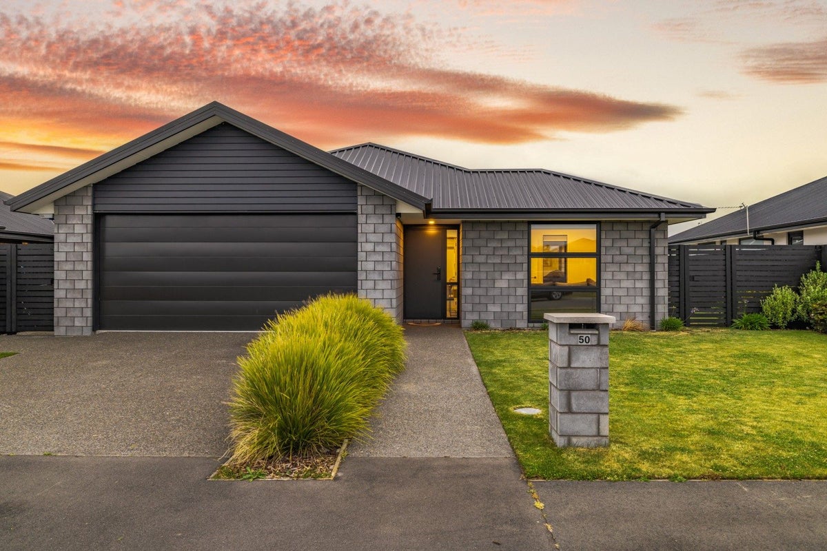 50 Katrine Drive, Burwood, Christchurch  - Carousel 26