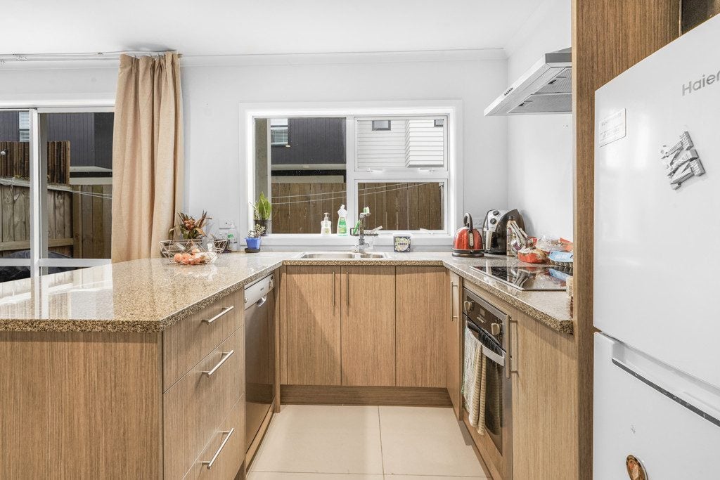 4/72 Carrington Avenue, Silverdale, Hamilton - Carousel 2