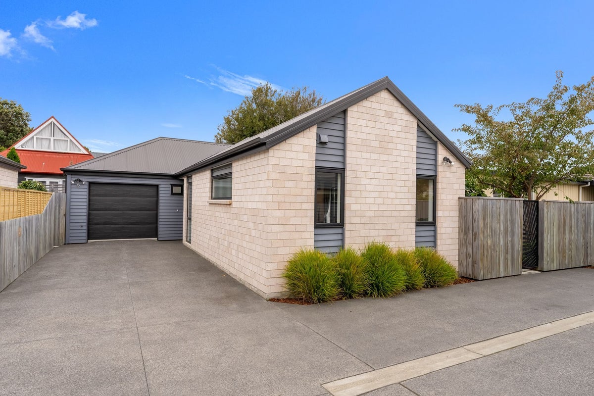 1/14 Cotswold Avenue, Bishopdale, Christchurch - Carousel 1