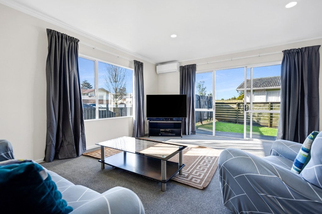 2/3 Dunstall Place, Mangere Bridge, Auckland - Carousel 2