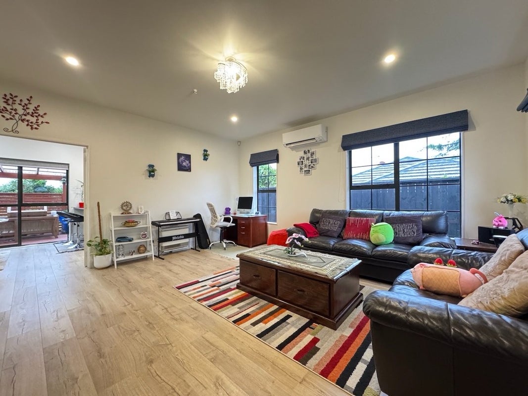 7 White Pine Avenue, Woodridge, Wellington - Carousel 2