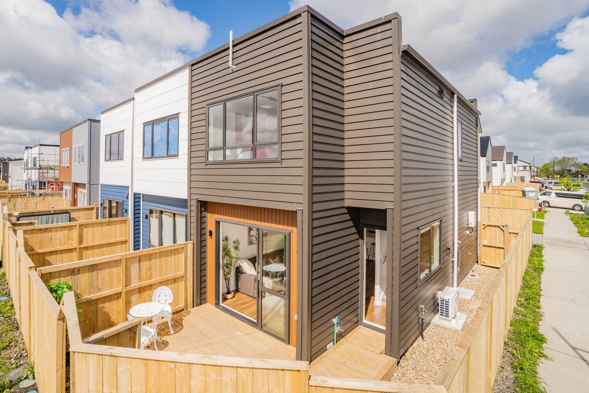 21 Kaha Road, Takanini, Auckland - Carousel 1