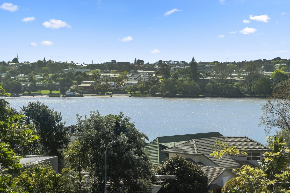 1 Cove Lane, Mount Wellington, Auckland - Carousel 1