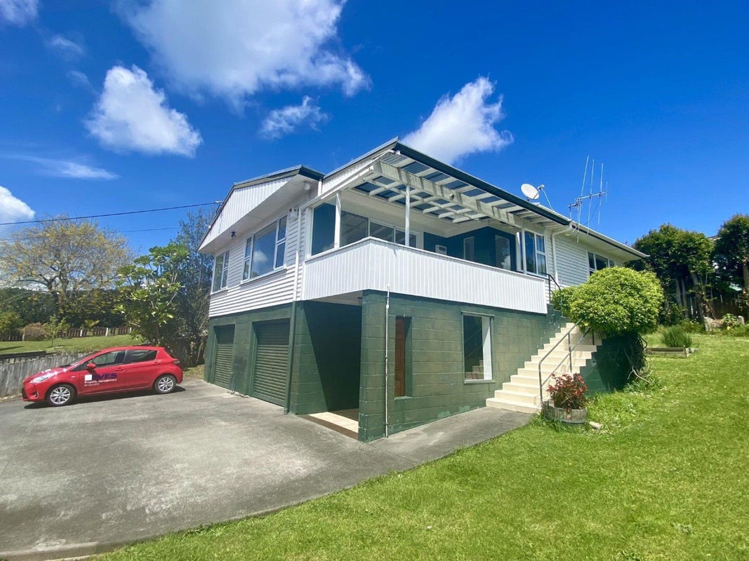 16 Clotworthy Crescent, Onerahi, Whangarei - Carousel 2