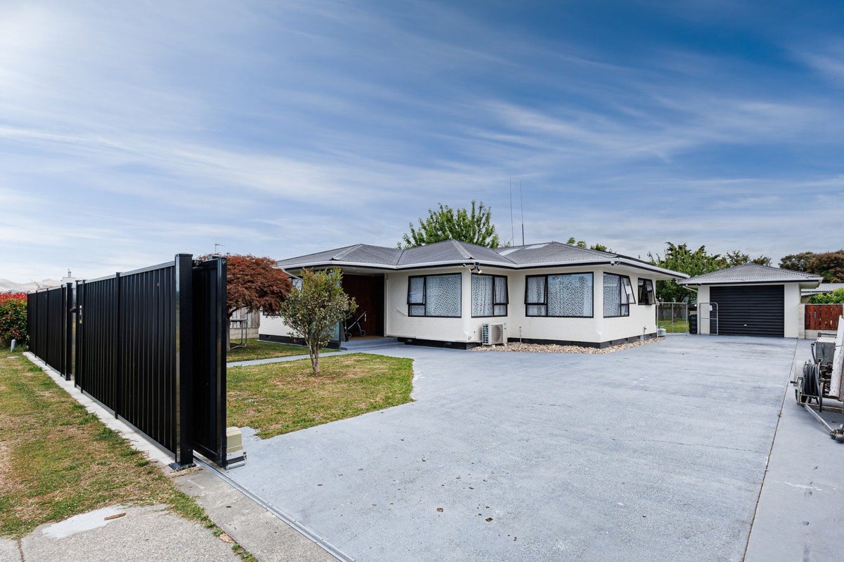 3 Nicholson Street, Mayfair, Hastings - Carousel 1