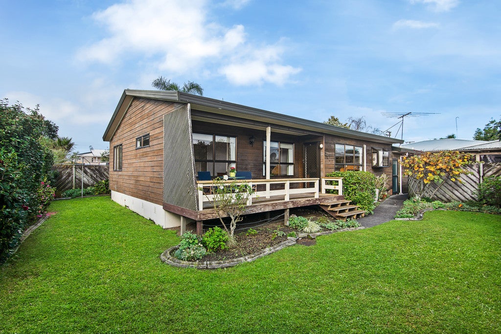 1/48 Neil Avenue, Te Atatu Peninsula, Auckland - Carousel 2