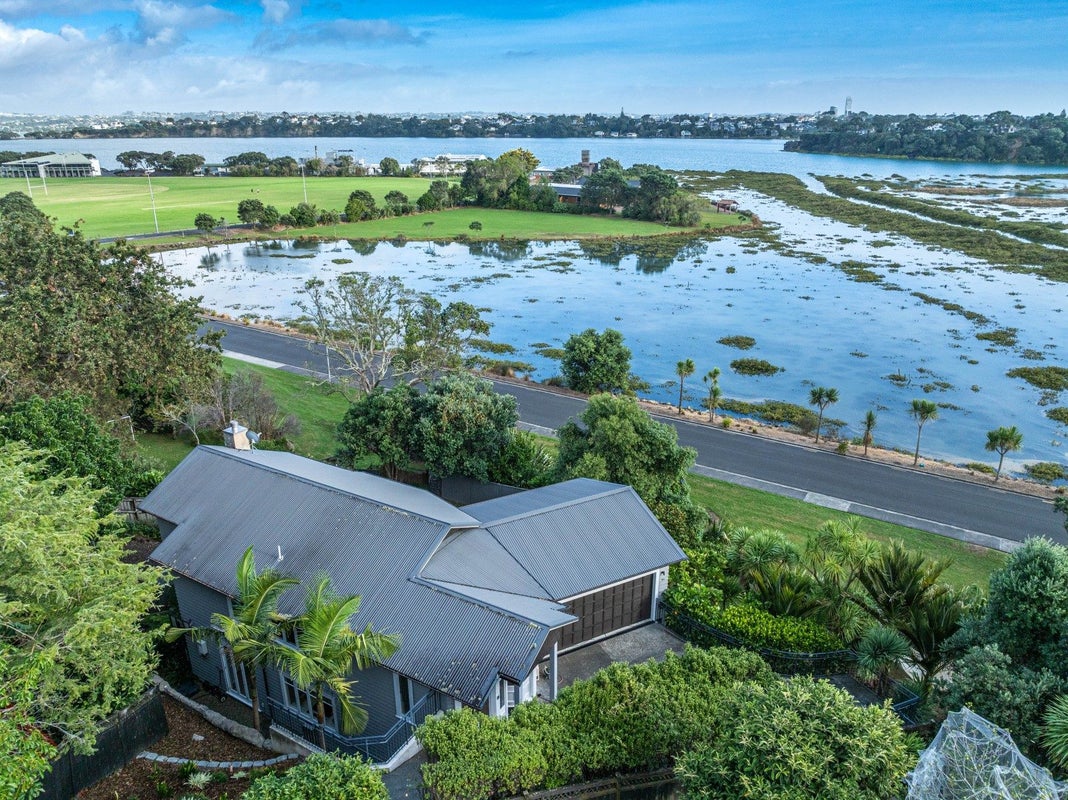 28A Waterview Road, Stanley Point, Auckland - Carousel 2