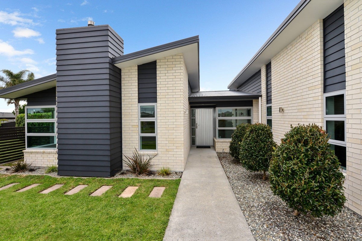 42 Aquila Crescent, Rototuna North, Hamilton - Carousel 2