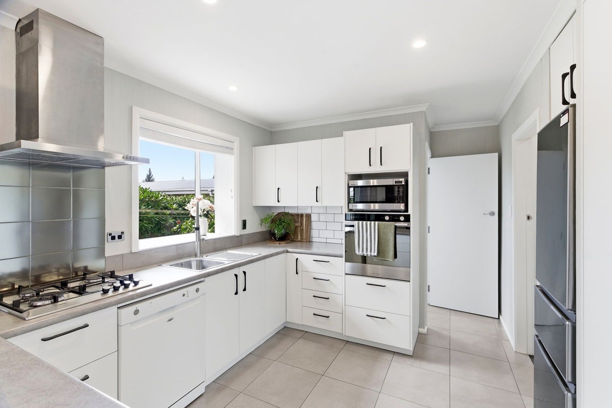 40 Boston Avenue, Hornby, Christchurch - Carousel 2