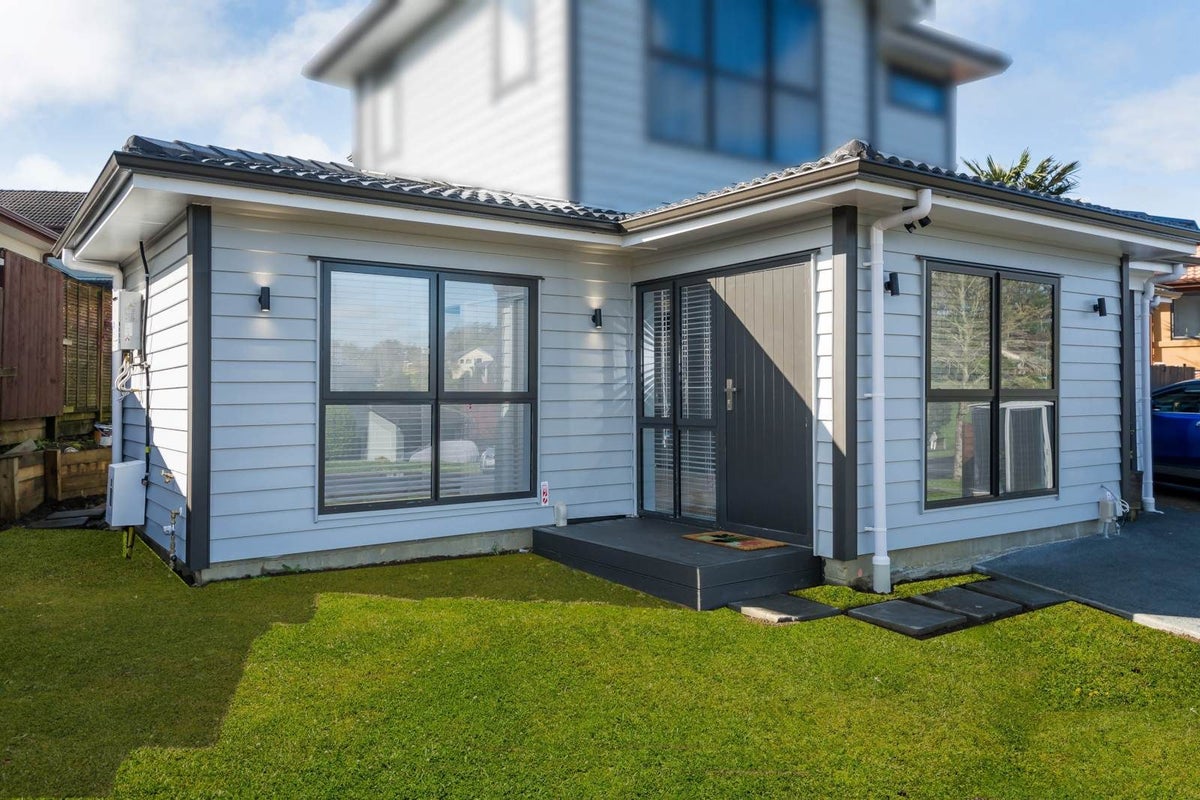 203 Kyle Road, Greenhithe, Auckland - Carousel 1